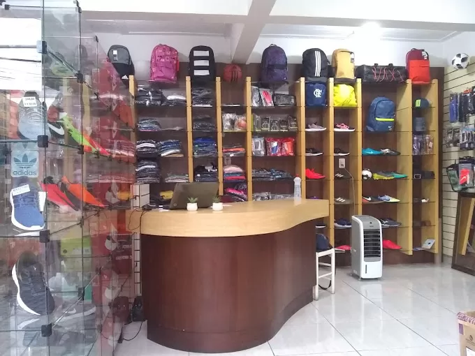 Interior da loja Solar Esportes